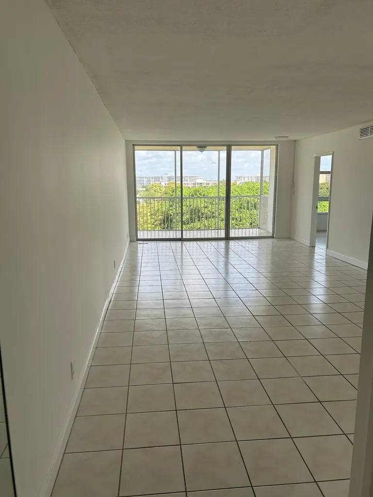 2661 S Course Drive Pompano Beach FL 33069