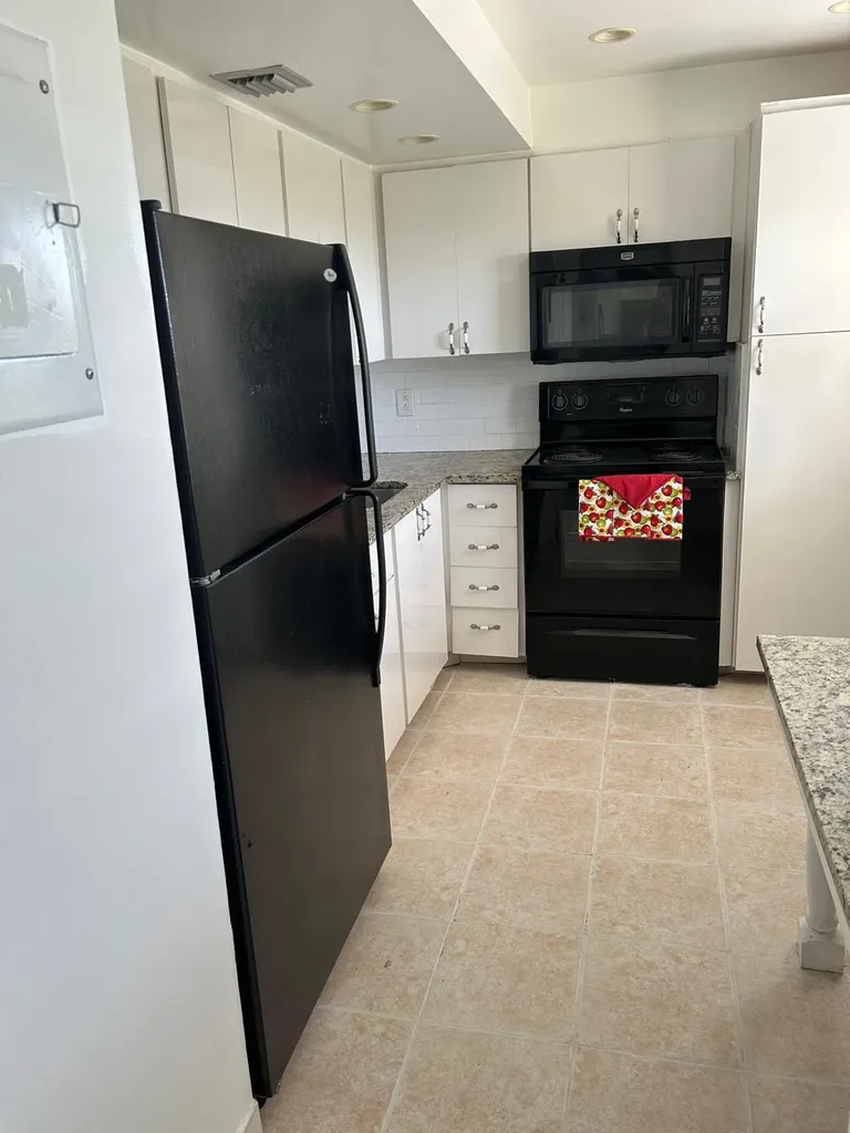 2661 S Course Drive Pompano Beach FL 33069
