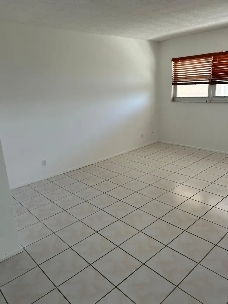 2661 S Course Drive Pompano Beach FL 33069