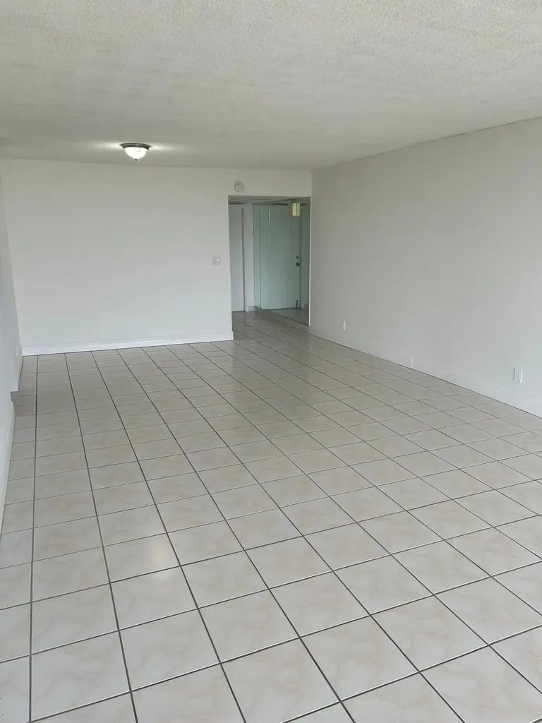 2661 S Course Drive Pompano Beach FL 33069