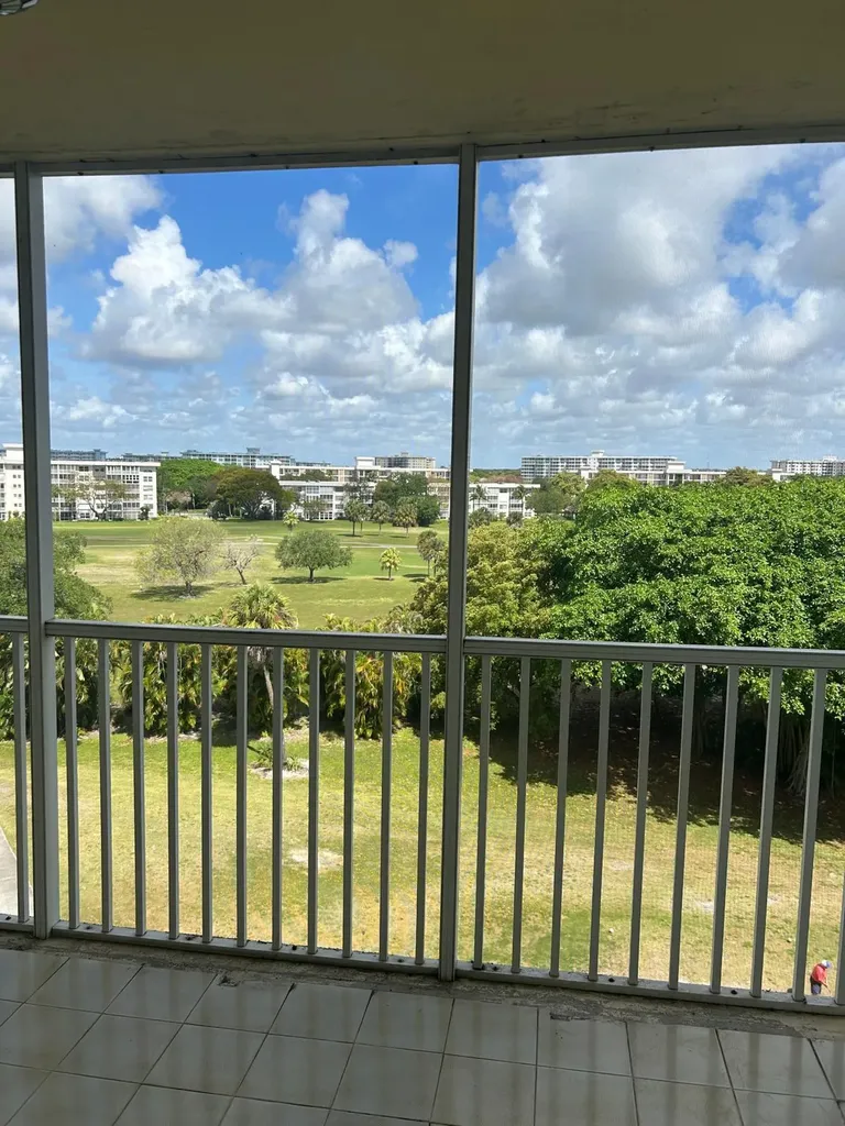 2661 S Course Drive Pompano Beach FL 33069