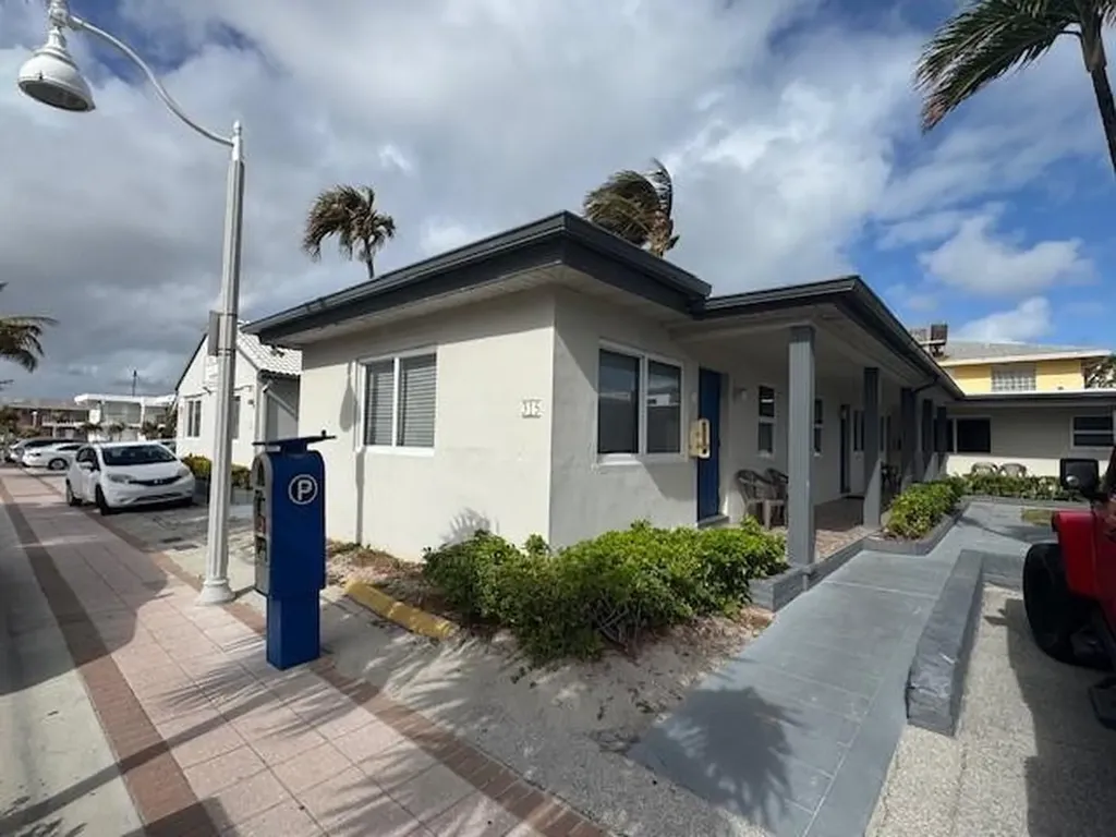 315 Mckinley Street Hollywood FL 33019