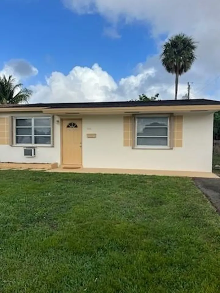 1926 SW 67th Terrace North Lauderdale FL 33068