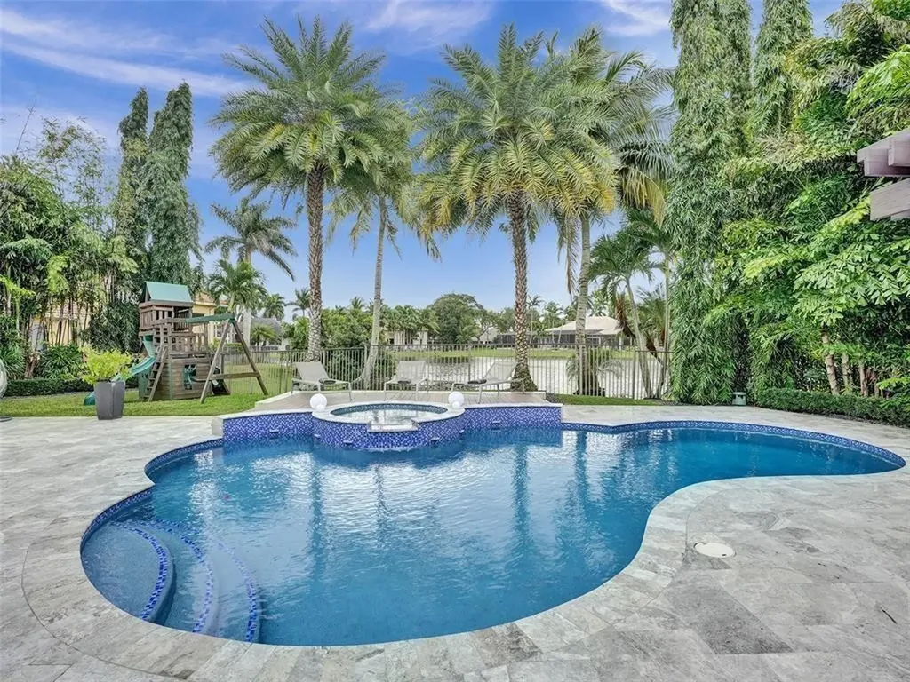 2482 Poinciana Court Weston FL 33327
