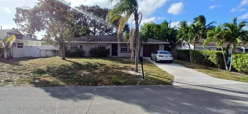6887 Osborne Drive Lake Worth FL 33462