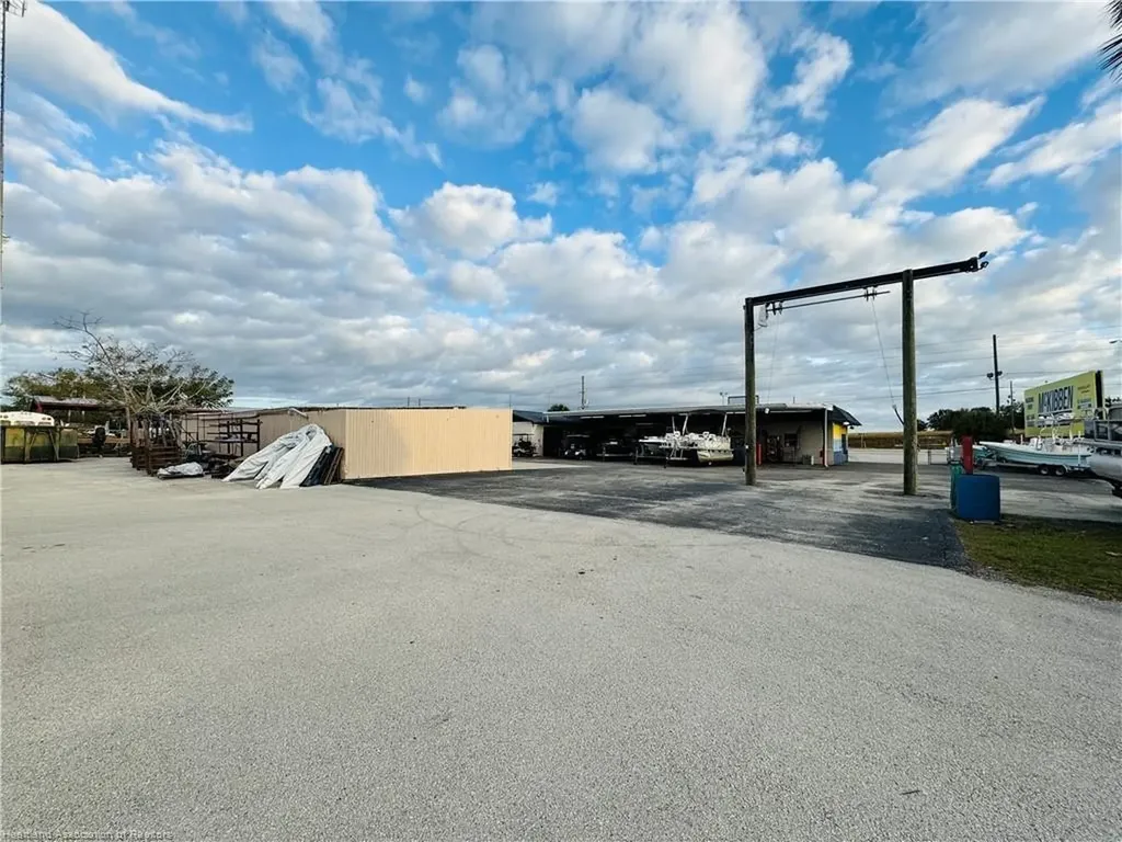 1130 Us 27 Lake Placid FL 33852