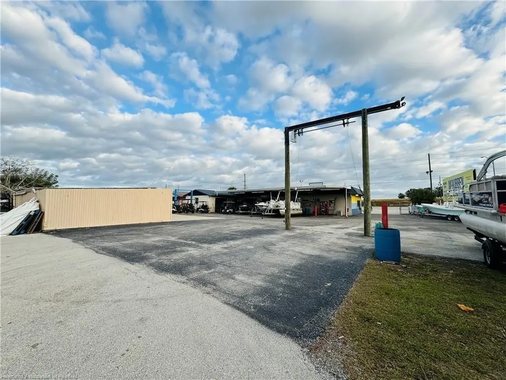 1130 Us 27 Lake Placid FL 33852