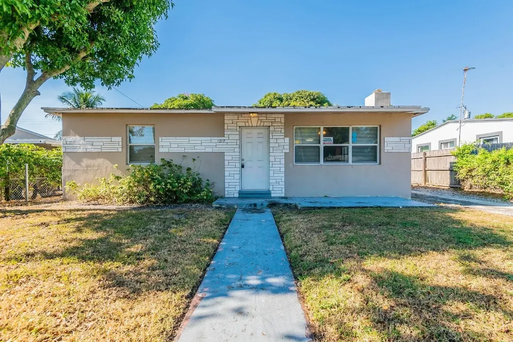 1217 S D Street Lake Worth Beach FL 33460