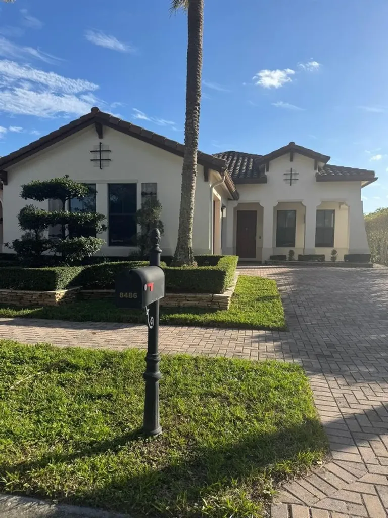 8486 NW 27th Street Pembroke Pines FL 33024
