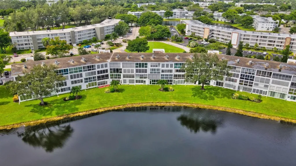 3107 Cambridge Deerfield Beach FL 33442