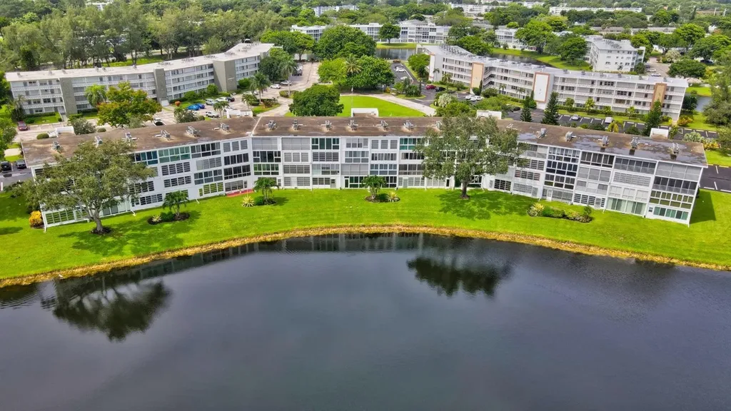 3107 Cambridge Deerfield Beach FL 33442