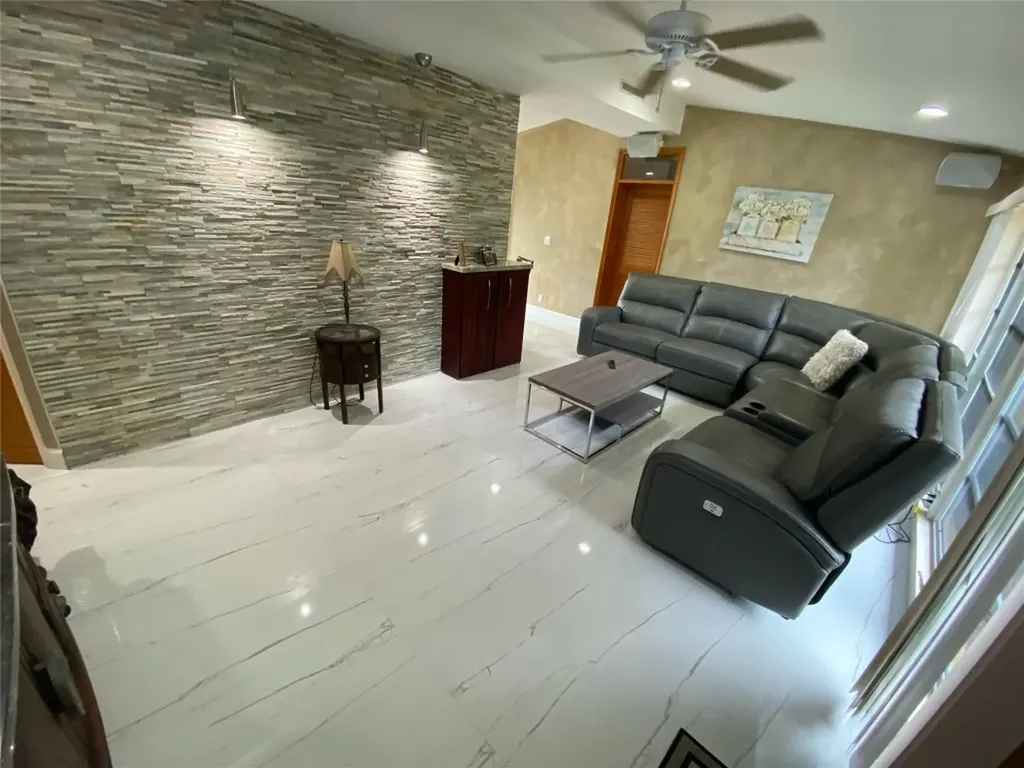 2503 Andros Lane Fort Lauderdale FL 33312