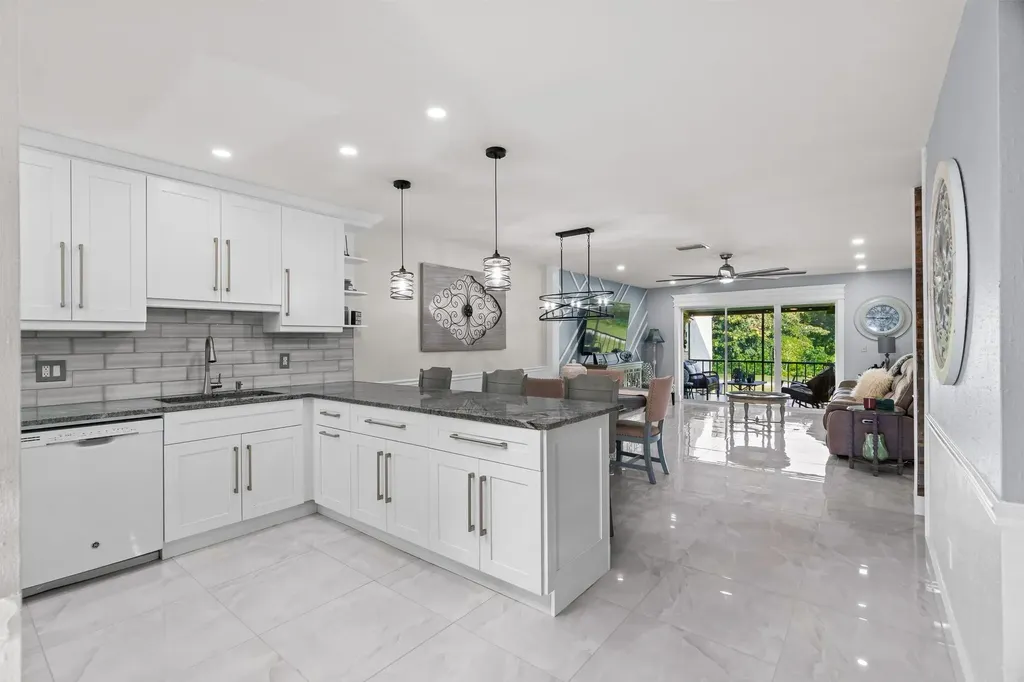 21215 Lago Circle Boca Raton FL 33433