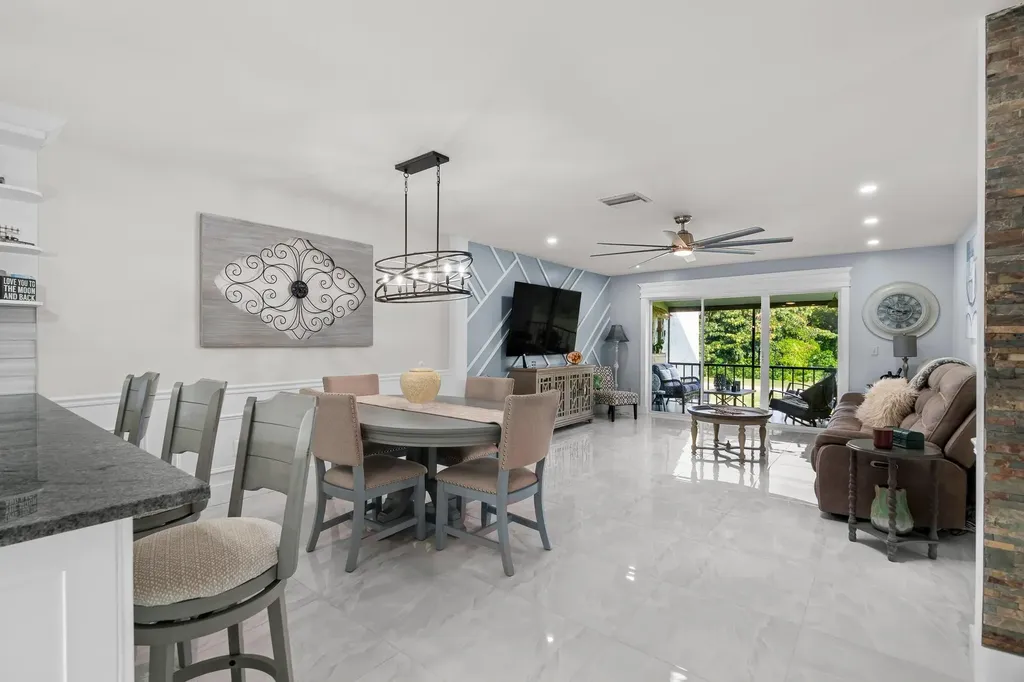 21215 Lago Circle Boca Raton FL 33433