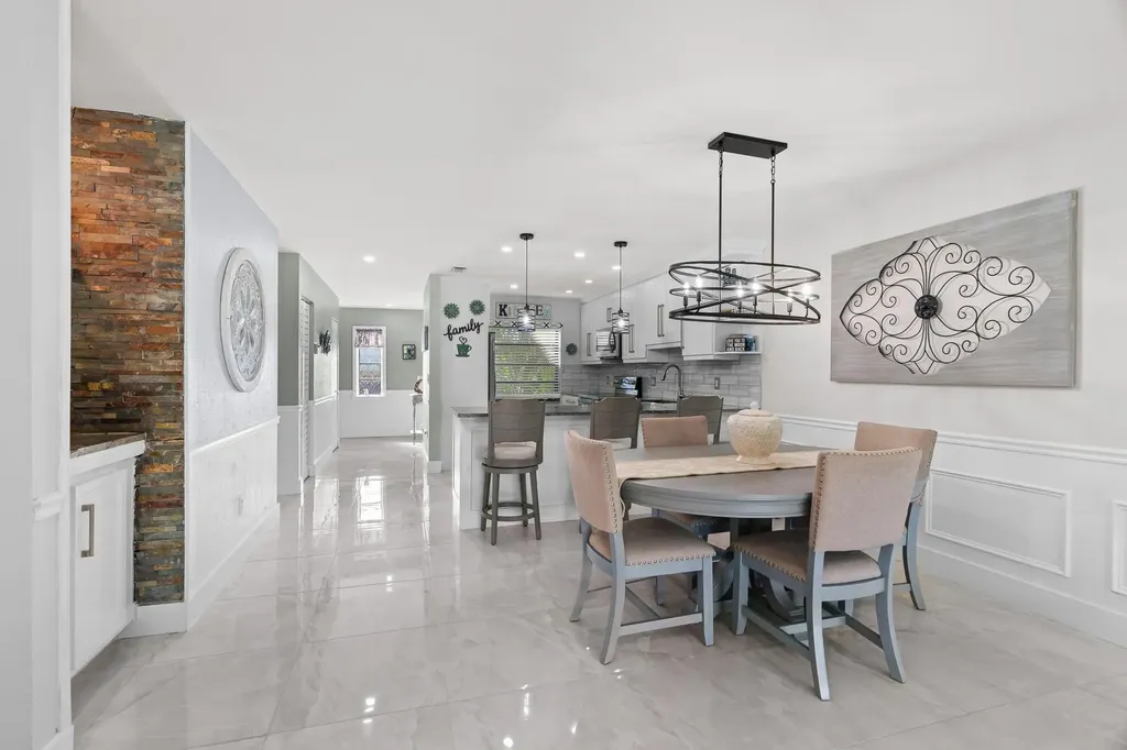 21215 Lago Circle Boca Raton FL 33433