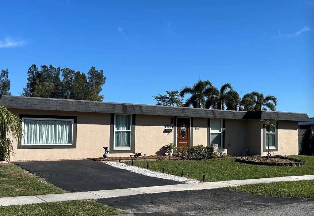 7824 NW 66th Terrace Tamarac FL 33321