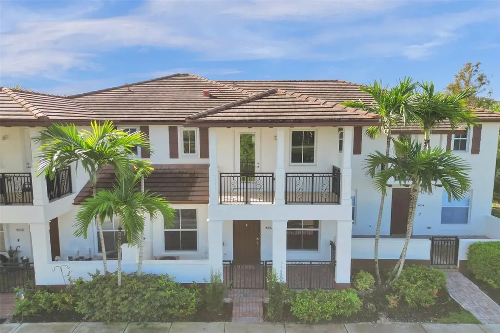 4652 Acadian Trail Coconut Creek FL 33073
