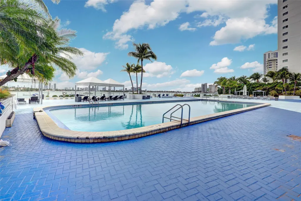 1000 West Avenue Miami Beach FL 33139
