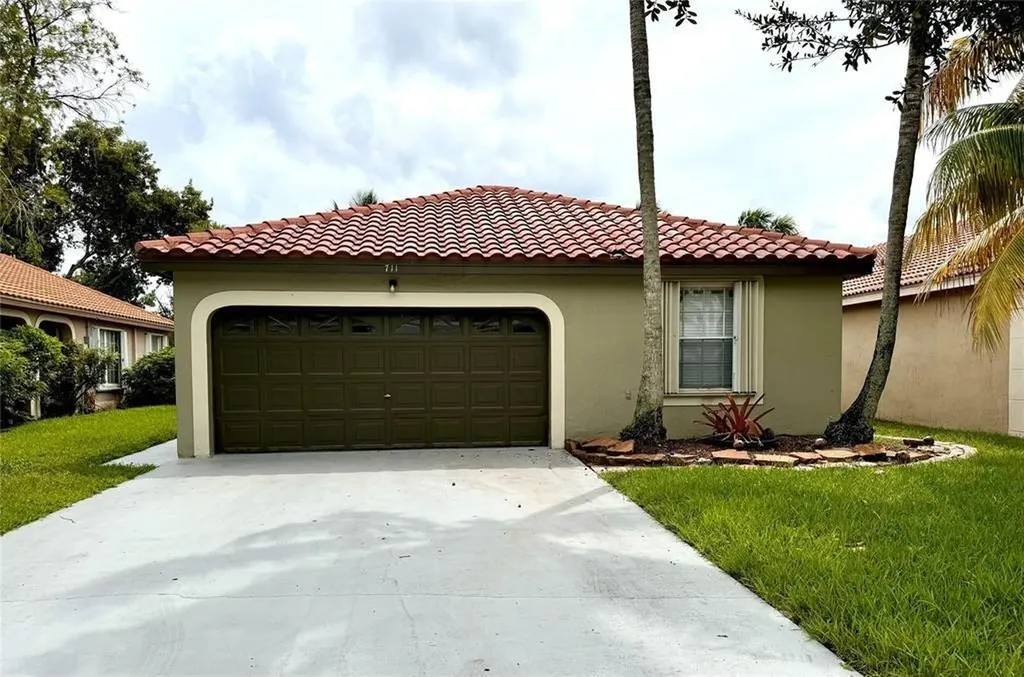 711 NW 182nd Way Pembroke Pines FL 33029