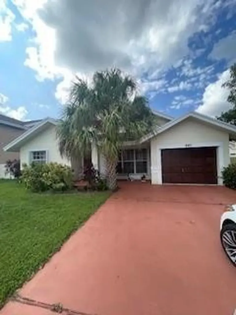 640 NW 207th Avenue Pembroke Pines FL 33029