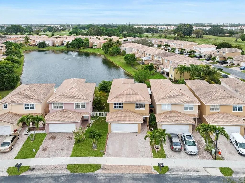 6716 NW 39th Lane Lauderhill FL 33319