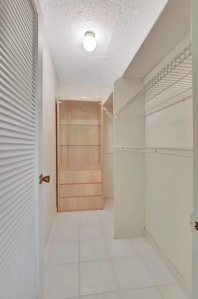 204 Burgundy E Delray Beach FL 33484