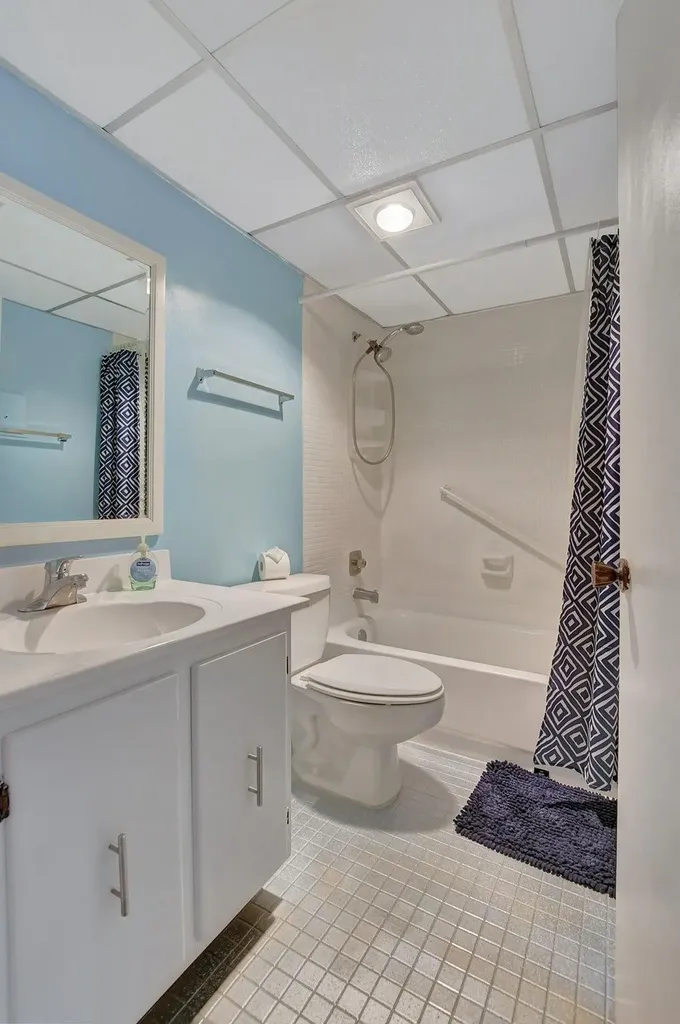 204 Burgundy E Delray Beach FL 33484