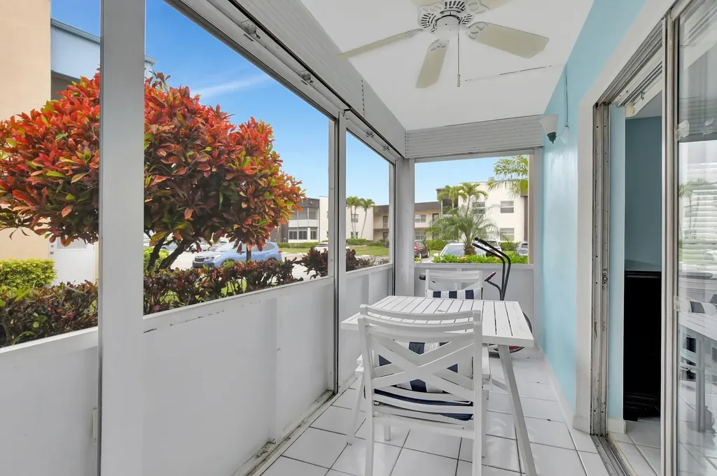 204 Burgundy E Delray Beach FL 33484