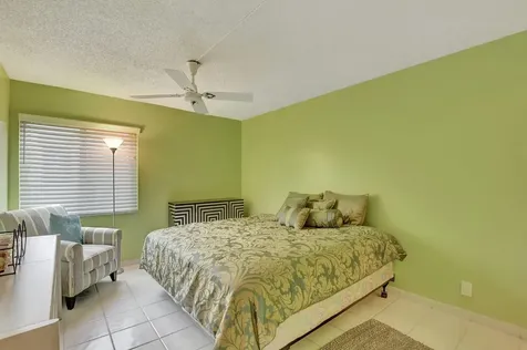 204 Burgundy E Delray Beach FL 33484