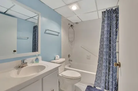 204 Burgundy E Delray Beach FL 33484