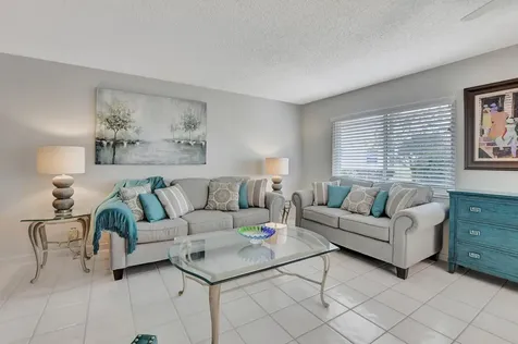204 Burgundy E Delray Beach FL 33484