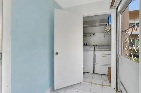 204 Burgundy E Delray Beach FL 33484