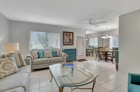204 Burgundy E Delray Beach FL 33484