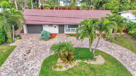 2641 NE 53rd Court Lighthouse Point FL 33064