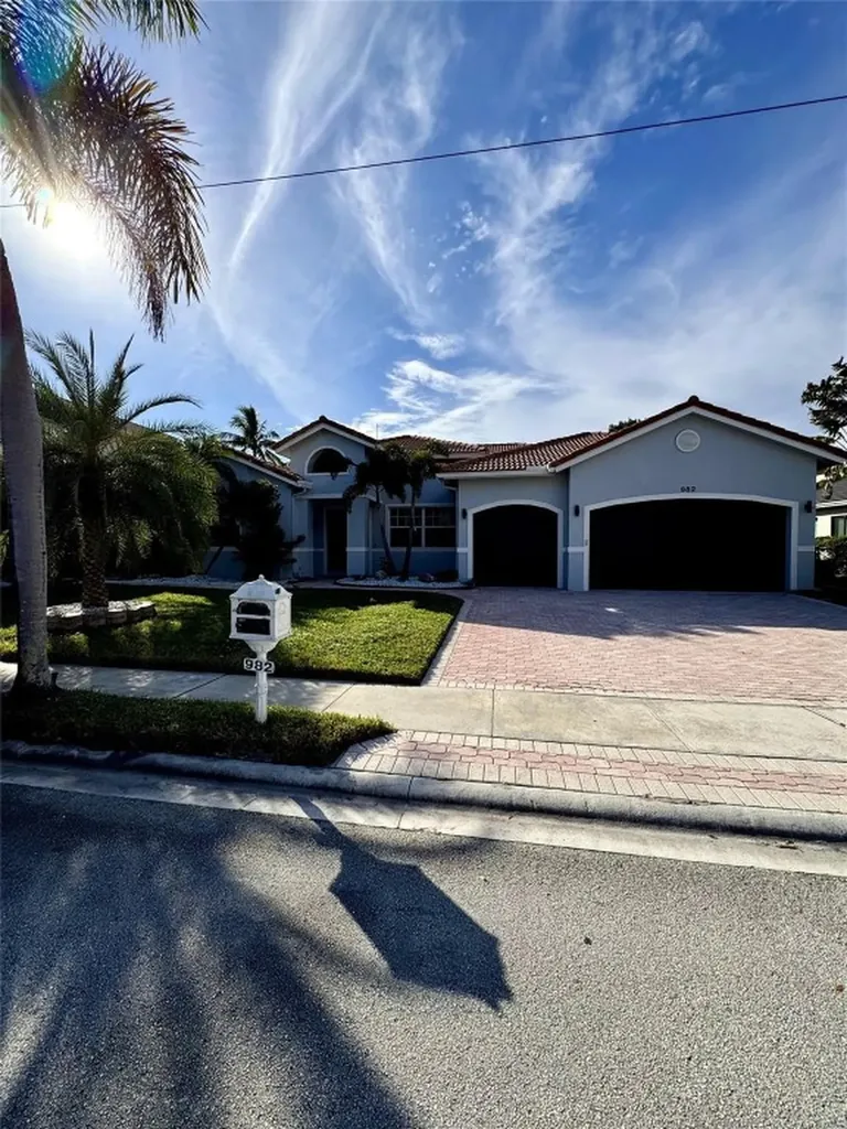 982 SW 159th Drive Pembroke Pines FL 33027