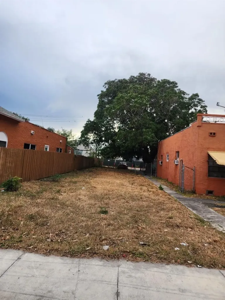407 N H Street Lake Worth Beach FL 33460