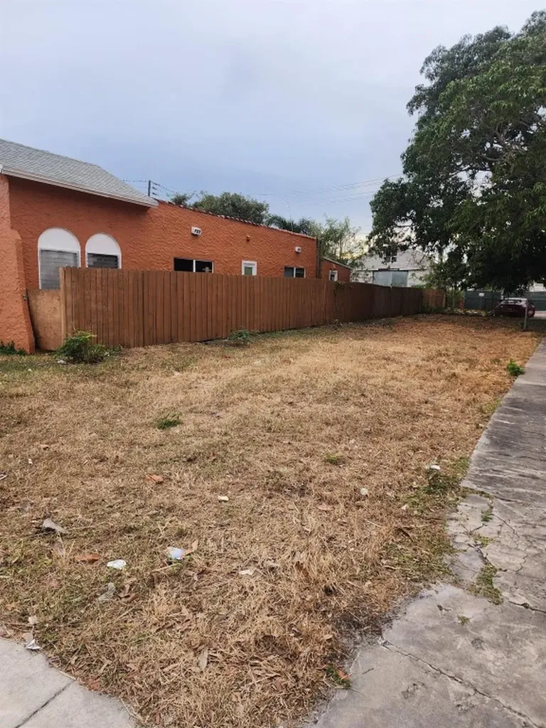 407 N H Street Lake Worth Beach FL 33460