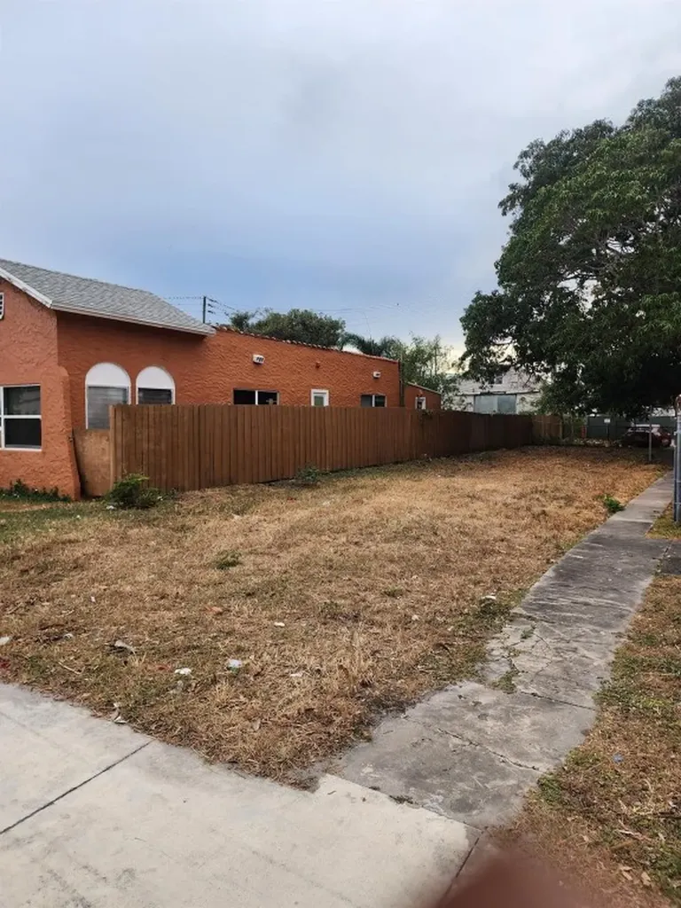 407 N H Street Lake Worth Beach FL 33460