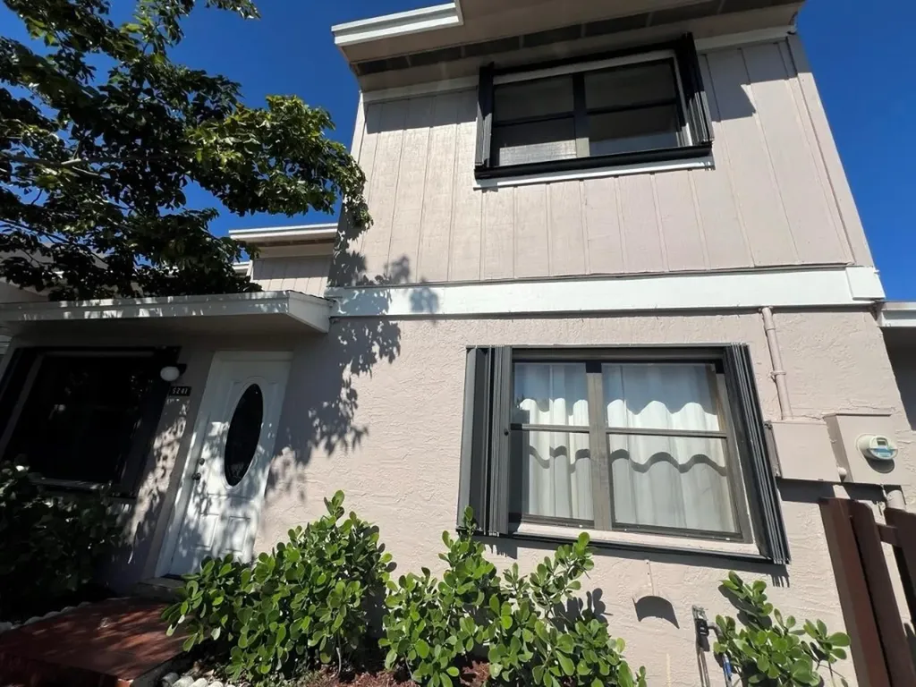 5241 Jog Lane Delray Beach FL 33484