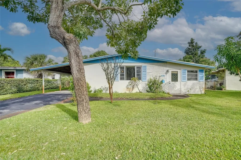 4351 NW 32nd Street Lauderdale Lakes FL 33319