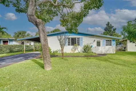 4351 NW 32nd Street Lauderdale Lakes FL 33319