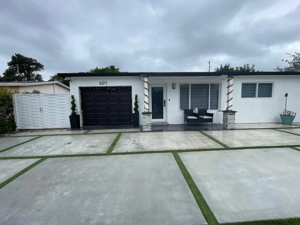 6211 NW 17th Court Sunrise FL 33313