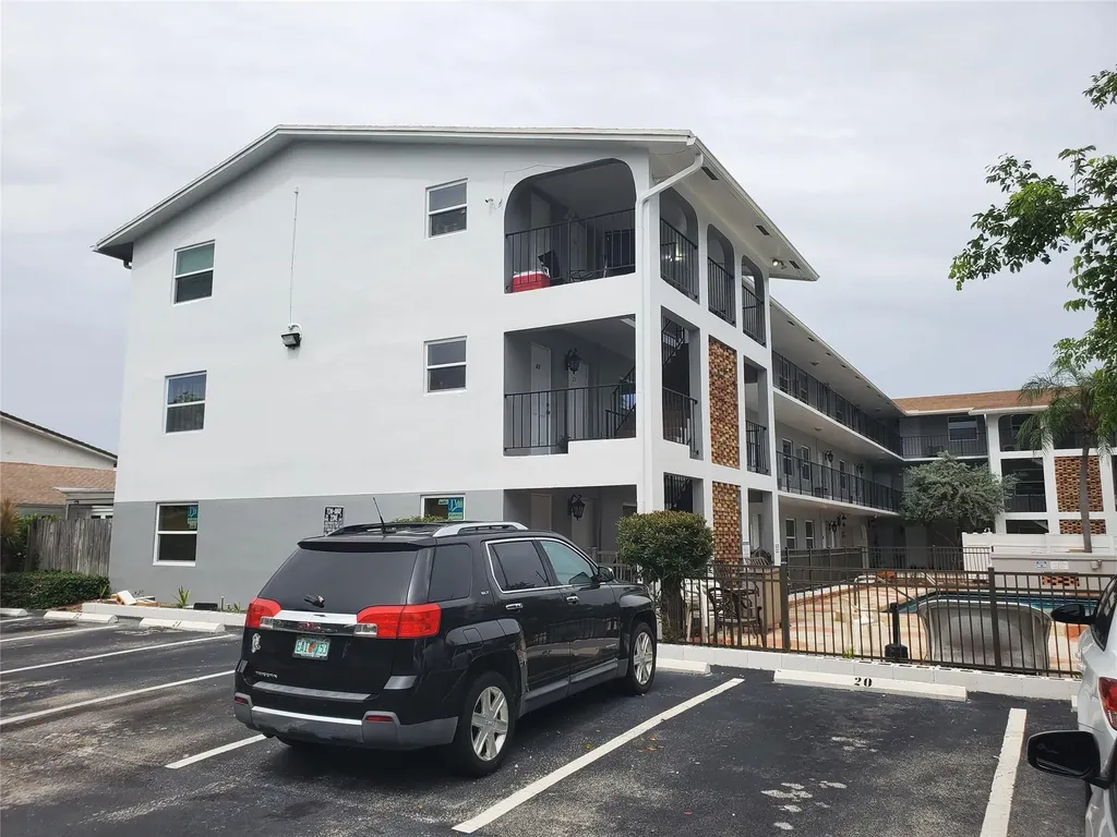 1021 NE 24th Avenue Pompano Beach FL 33062
