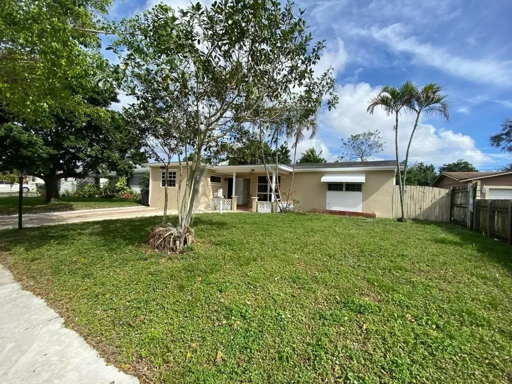 701 N 72nd Terrace Hollywood FL 33024