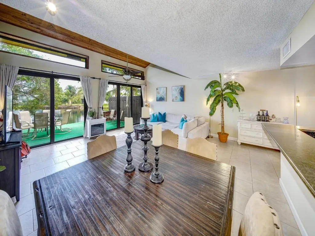 7867 NW 11th Street Plantation FL 33322