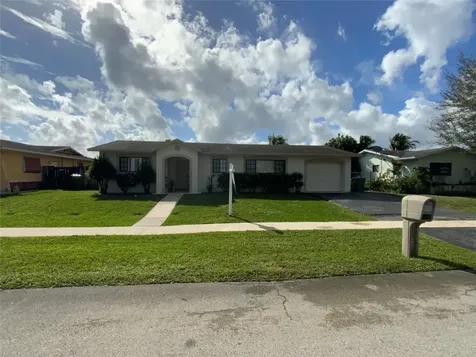 9440 NW 8th Street Pembroke Pines FL 33024