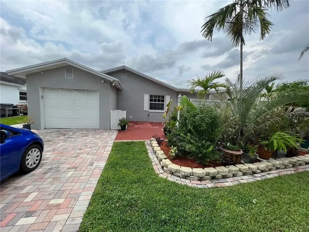 9639 SW 12th Court Boca Raton FL 33428