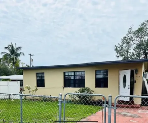 4610 SW 38th Street West Park FL 33023