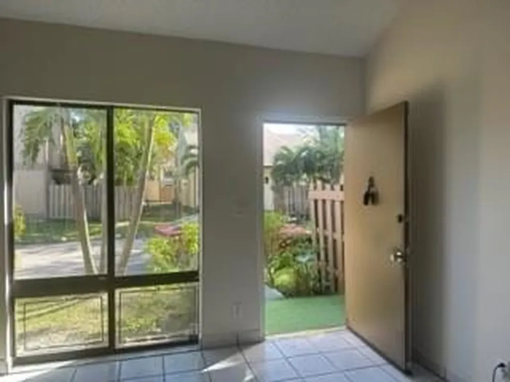 North Miami Beach FL 33179