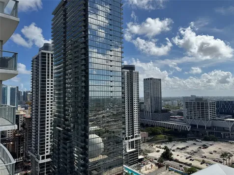 851 NE 1st Avenue Miami FL 33132